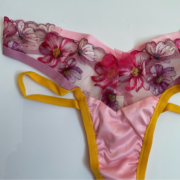 NWT For Love & Lemons Floral Pink Thong Bikini, Size XXS - Picture 5 of 11